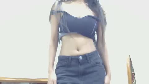 Snapshot of lolaa_darling chatting on 01-23-25, 05:52 lolaa online show from 01-23-25, 05:52