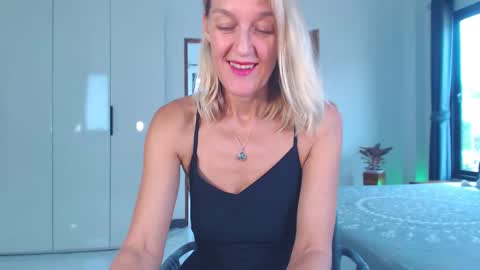 Lola online show from 01-09-26, 04:04