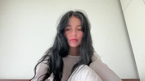 Snapshot of lolaap0pp chatting on 05-20-26, 04:29 Lola online show from 05-20-26, 04:29