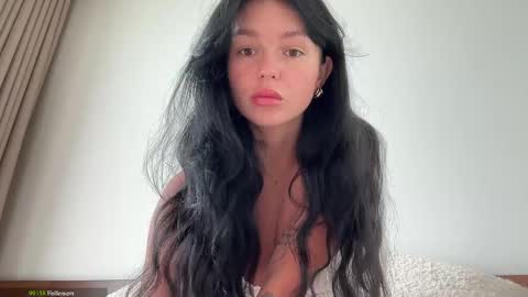 Snapshot of lolaap0pp chatting on 05-22-26, 03:35 Lola online show from 05-22-26, 03:35
