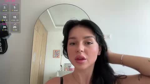 Snapshot of lolaap0pp chatting on 06-12-26, 04:11 Lola online show from 06-12-26, 04:11
