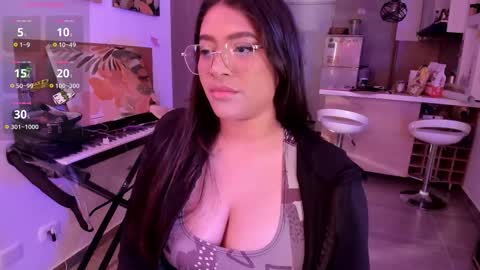 lolaasmith_21 online show from 10-15-25, 09:15
