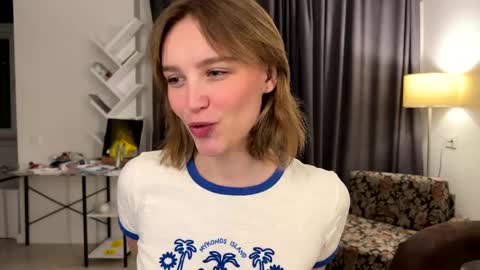 Snapshot of lolaatatee chatting on 05-17-26, 05:20 lolaatatee online show from 05-17-26, 05:20