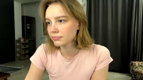 Snapshot of lolaatatee chatting on 05-21-26, 08:27 lolaatatee online show from 05-21-26, 08:27