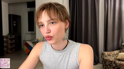 Snapshot of lolaatatee chatting on 05-29-26, 06:39 lolaatatee online show from 05-29-26, 06:39