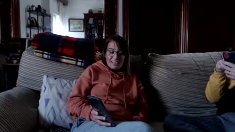 LOLA HUESO y ERIC online show from 02-04-25, 04:18