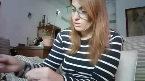 LOLA HUESO y ERIC online show from 11-24-25, 09:20