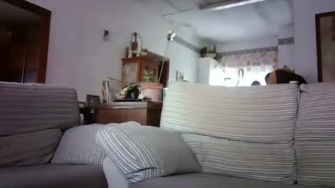 LOLA HUESO y ERIC online show from 11-25-25, 08:58