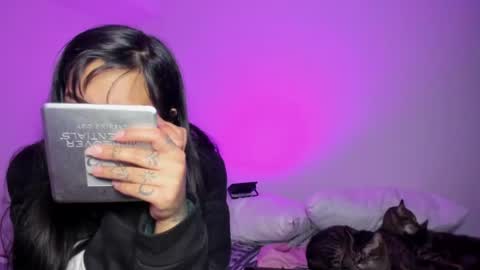 Snapshot of lolaleah_ chatting on 06-15-26, 06:26 Lola online show from 06-15-26, 06:26