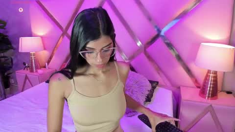 Snapshot of lolapierce chatting on 09-30-25, 11:48 loli online show from 09-30-25, 11:48