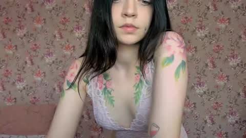 Snapshot of lolarozzie chatting on 05-04-26, 03:57 Lola Next stream January 6th at 0500am 30 minutes GMT online show from 05-04-26, 03:57