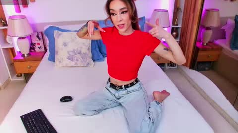 Lola online show from 12-16-25, 07:41