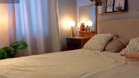 Lola online show from 05-21-26, 10:44