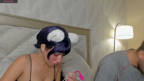 Snapshot of lolly_polie chatting on 01-11-25, 01:32 Lolly and neighbor online show from 01-11-25, 01:32