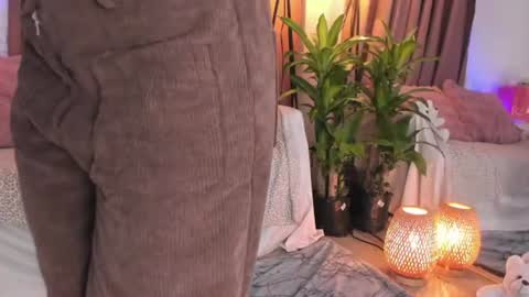 Snapshot of lollypetitte_ chatting on 06-15-26, 01:19 Lolly online show from 06-15-26, 01:19