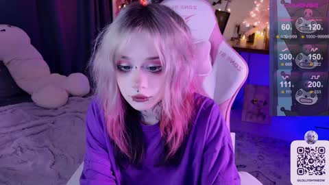 Lolly   online show from 12-20-24, 08:01