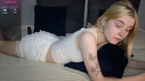 Eva online show from 11-22-25, 08:52