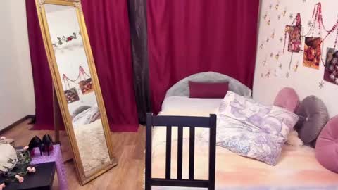 LoloMercier online show from 01-26-25, 08:34