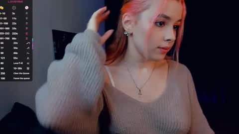 Lona online show from 12-17-25, 06:47