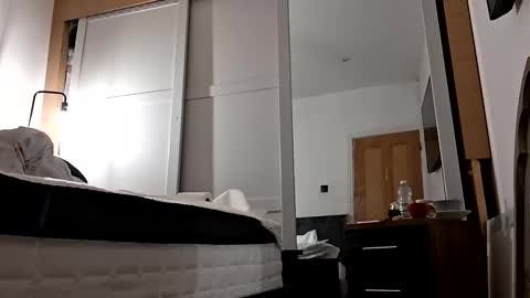 Snapshot of london_boy_35 chatting on 05-25-26, 03:34 hey you online show from 05-25-26, 03:34