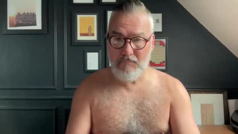 EnglishBear online show from 09-17-25, 09:44