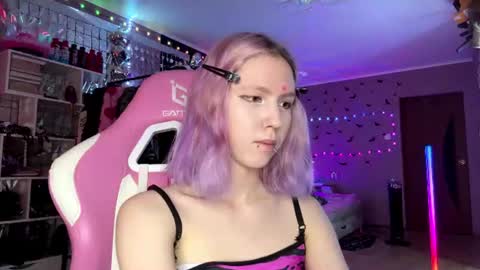 Snapshot of lone1y_bunny chatting on 07-22-26, 02:42 lone1y_bunny online show from 07-22-26, 02:42