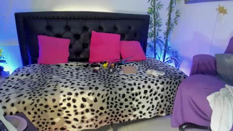 Jennifer  online show from 01-13-26, 06:13