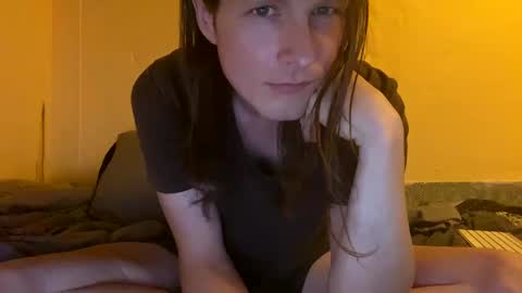 Snapshot of longhotlegs chatting on 01-15-25, 12:15 Nobody online show from 01-15-25, 12:15