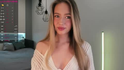 Snapshot of longoriaeva chatting on 04-25-26, 04:15 Eva online show from 04-25-26, 04:15