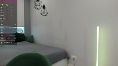 Snapshot of longoriaeva chatting on 05-08-26, 11:15 Eva online show from 05-08-26, 11:15