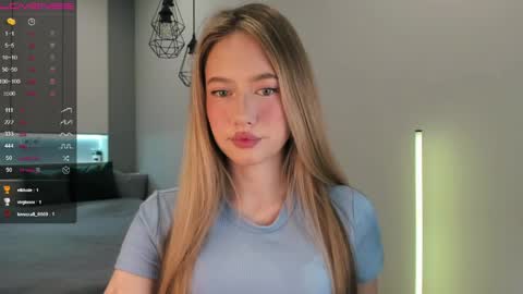 Snapshot of longoriaeva chatting on 05-20-26, 03:40 Eva online show from 05-20-26, 03:40