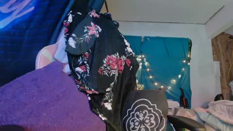 Snapshot of lononcashmere69 chatting on 12-12-24, 01:10 Londoncashmere69 online show from 12-12-24, 01:10