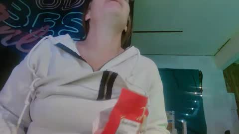 Snapshot of lononcashmere69 chatting on 12-17-24, 02:12 Londoncashmere69 online show from 12-17-24, 02:12