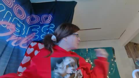 Snapshot of lononcashmere69 chatting on 12-28-24, 08:25 Londoncashmere69 online show from 12-28-24, 08:25