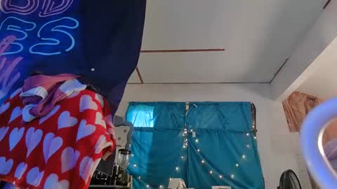 Snapshot of lononcashmere69 chatting on 12-30-24, 09:19 Londoncashmere69 online show from 12-30-24, 09:19