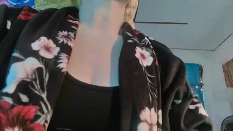 Snapshot of lononcashmere69 chatting on 01-05-25, 04:38 Londoncashmere69 online show from 01-05-25, 04:38