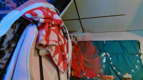 Snapshot of lononcashmere69 chatting on 01-12-25, 01:11 Londoncashmere69 online show from 01-12-25, 01:11