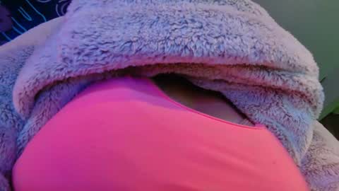 Snapshot of lononcashmere69 chatting on 01-22-25, 12:27 Londoncashmere69 online show from 01-22-25, 12:27