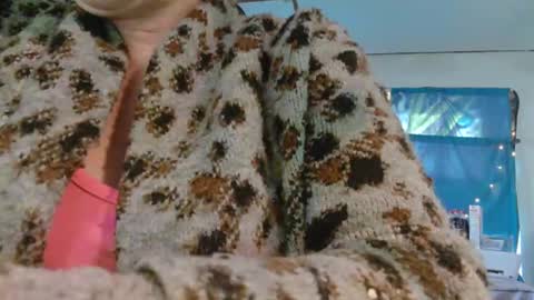 Snapshot of lononcashmere69 chatting on 02-02-25, 04:11 Londoncashmere69 online show from 02-02-25, 04:11