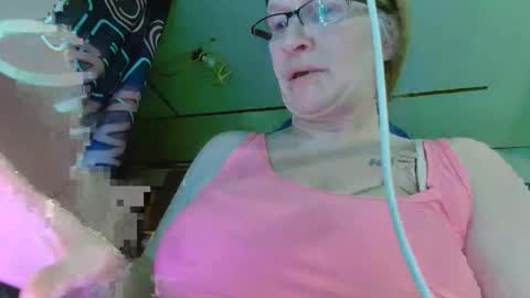 Snapshot of lononcashmere69 chatting on 02-09-25, 12:06 Londoncashmere69 online show from 02-09-25, 12:06