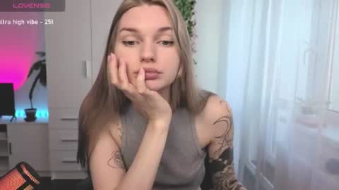 Snapshot of lookluna chatting on 07-07-26, 06:47 Luna online show from 07-07-26, 06:47
