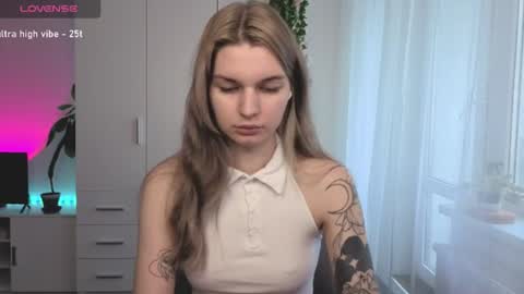 Snapshot of lookluna chatting on 07-22-26, 01:36 Luna online show from 07-22-26, 01:36