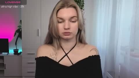 Snapshot of lookluna chatting on 07-26-26, 04:20 Luna online show from 07-26-26, 04:20