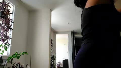 Snapshot of loolaunshaved chatting on 07-20-26, 01:46 loolaunshaved online show from 07-20-26, 01:46