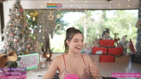 Chaturbatexxjessica online show from 12-10-24, 05:44