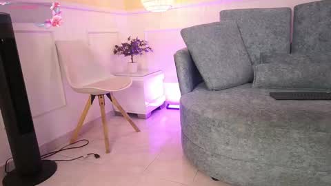 Snapshot of loonanyx chatting on 09-27-25, 11:37 Loona Nyx online show from 09-27-25, 11:37