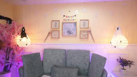 Snapshot of loonanyx chatting on 10-17-25, 11:35 Loona Nyx online show from 10-17-25, 11:35