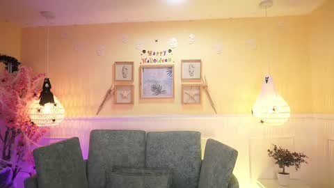 Snapshot of loonanyx chatting on 10-21-25, 11:33 Loona Nyx online show from 10-21-25, 11:33