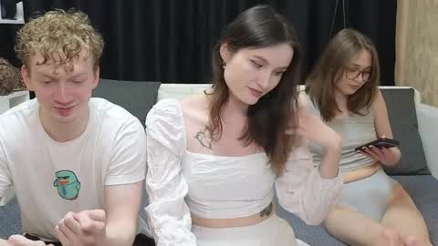 Jean and Isa right couple Mark and Eva left couple online show from 04-08-26, 03:12