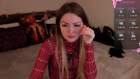 Lora online show from 10-31-25, 04:02